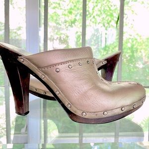 MICHAEL KORS “Astor” Leather Metallic Mules